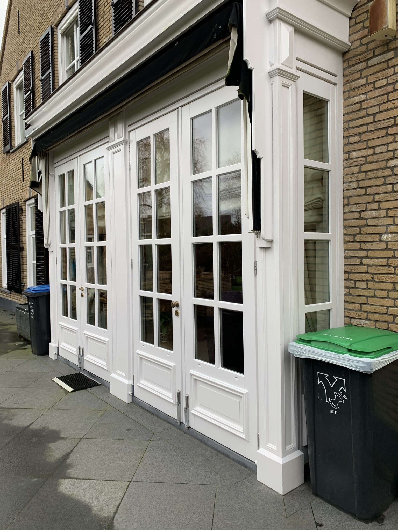 Woning familie van Vugt deuren buitenschilderwerk geschilderd door Zuiderent