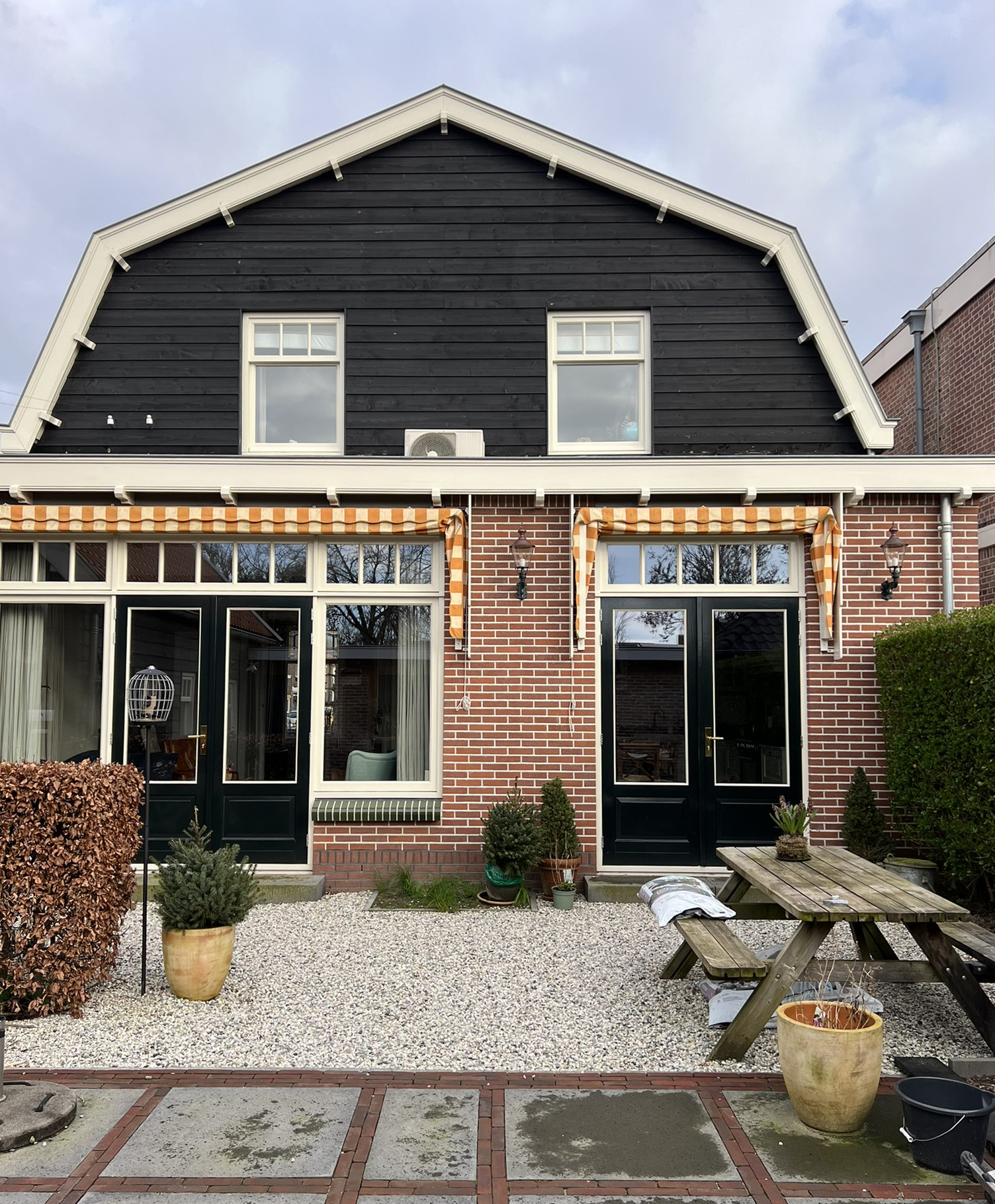 Woning voorkant Familie Korevaar geschilderd door Zuiderent